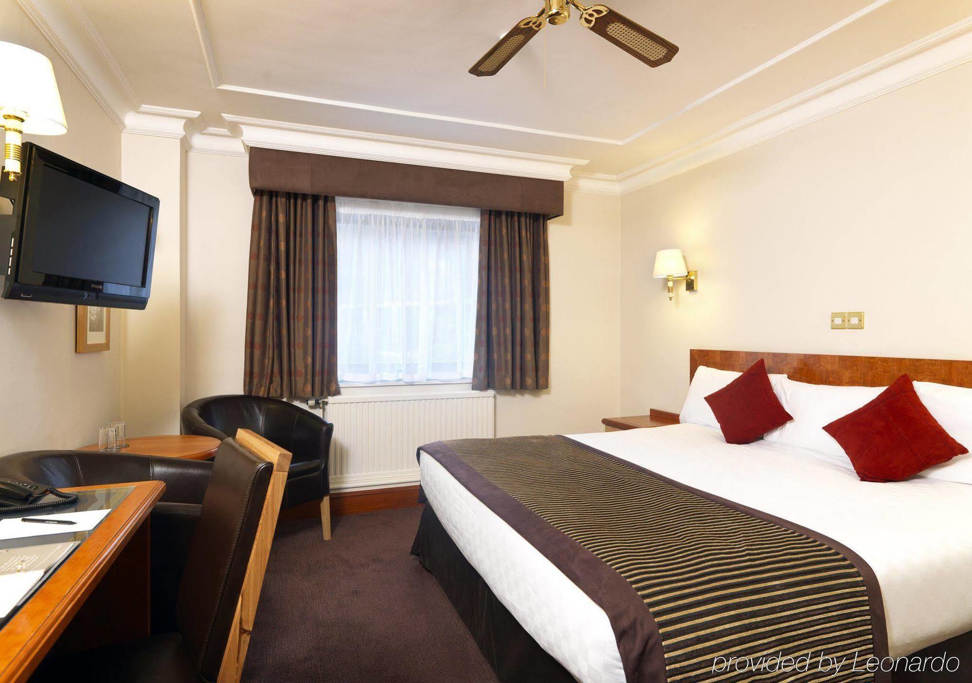 Thistle Edinburgh, The King James Exterior photo
